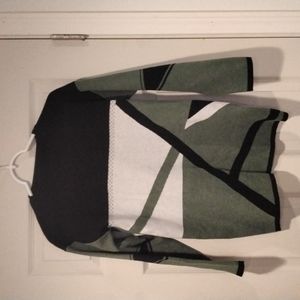 Sweater/long sleeve shirt green, black, white